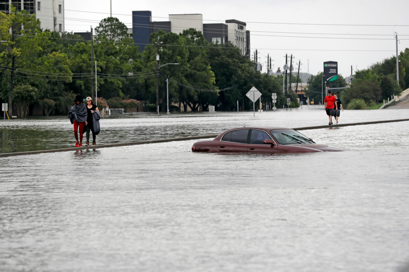 Illustration for article titled These Images From Hurricane Harvey Show Just How Badly Roads Got Flooded
